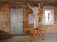 Escalerilla plegable aluminio lescabo®  con peldaños de rejilla metálica - 70cm 04