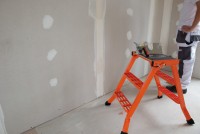 Escalerilla plegable aluminio lescabo®  con peldaños de rejilla metálica - 70cm 03