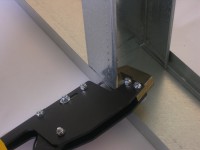 Pinza para unir canales y montantes para perfiles maxi con una solo mano 02